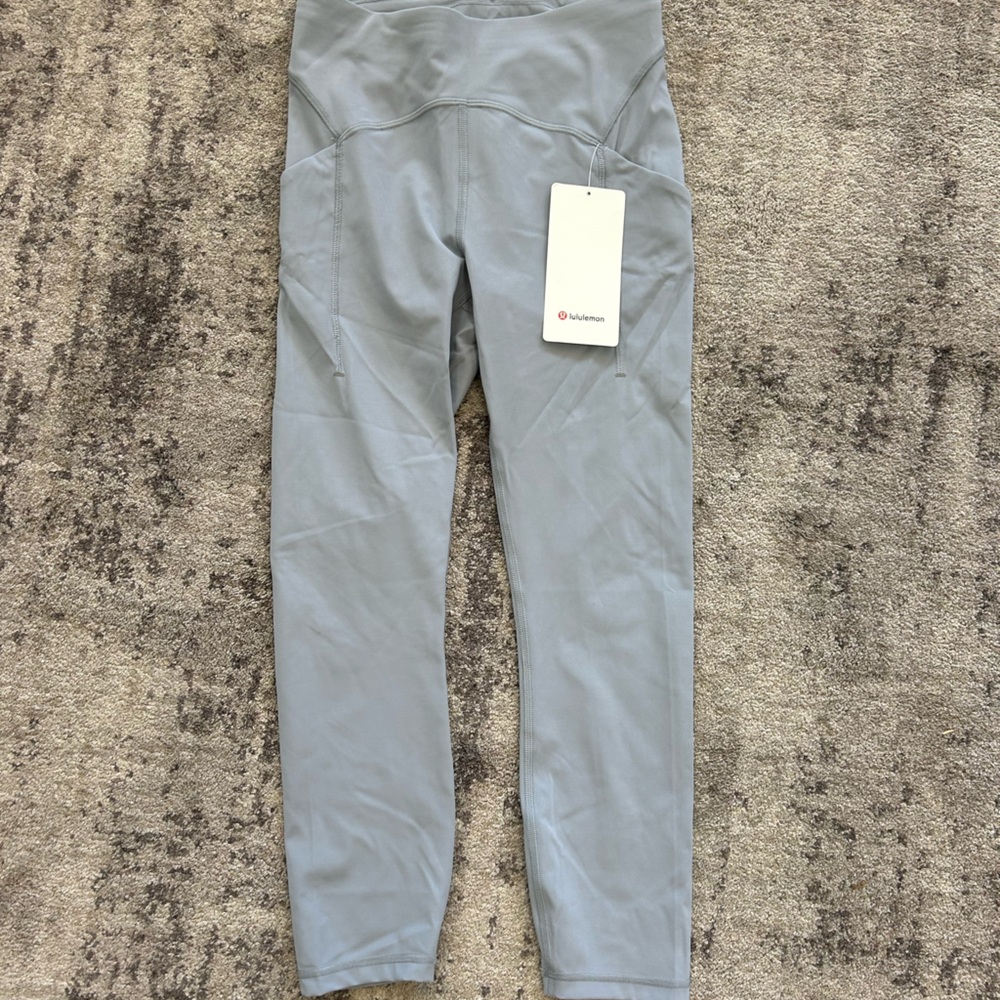 Cropped Lulu Aligns with Pockets